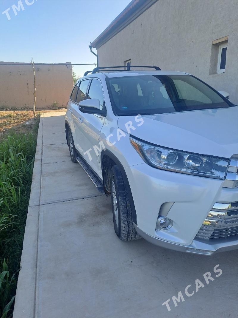 Toyota Highlander 2019 - 500 000 TMT - Акдепе - img 2