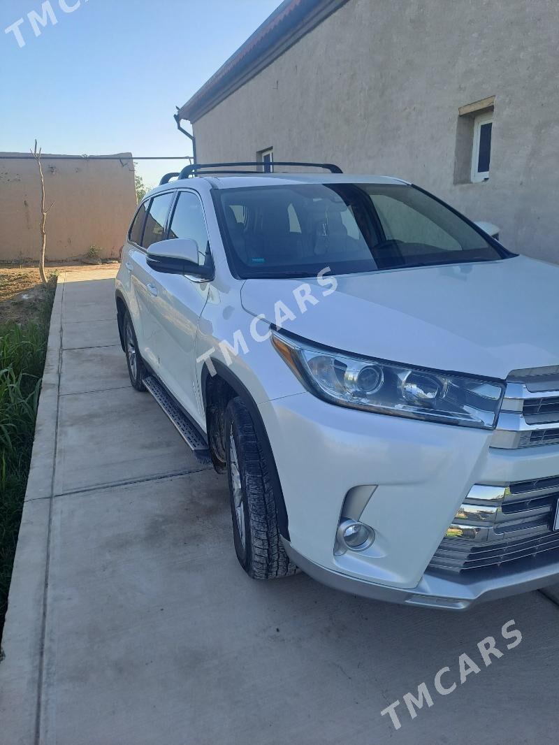 Toyota Highlander 2019 - 500 000 TMT - Акдепе - img 3