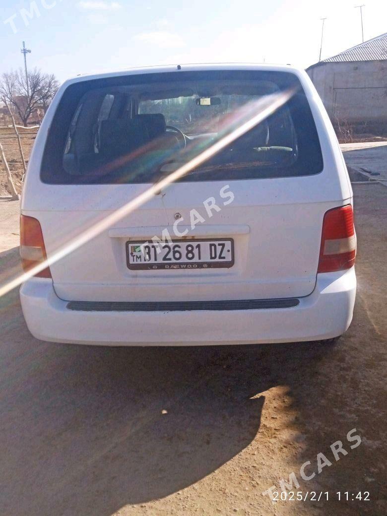 Kia Carnival 2004 - 42 000 TMT - Гурбансолтан Едже - img 2