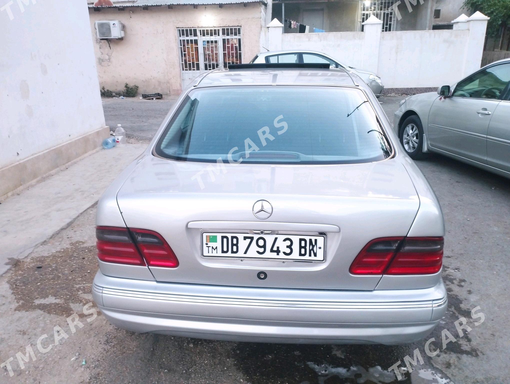 Mercedes-Benz E320 2001 - 125 000 TMT - Balkanabat - img 4