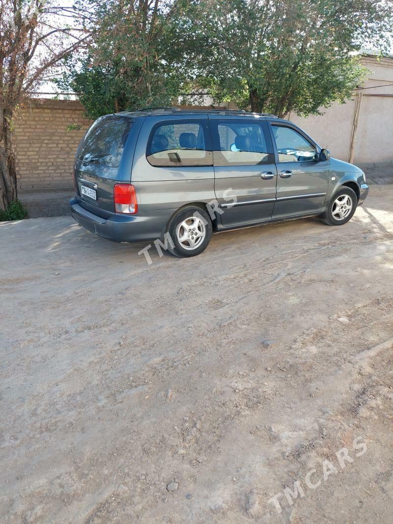 Kia Carnival 2001 - 70 000 TMT - Гороглы (Тагта) - img 3