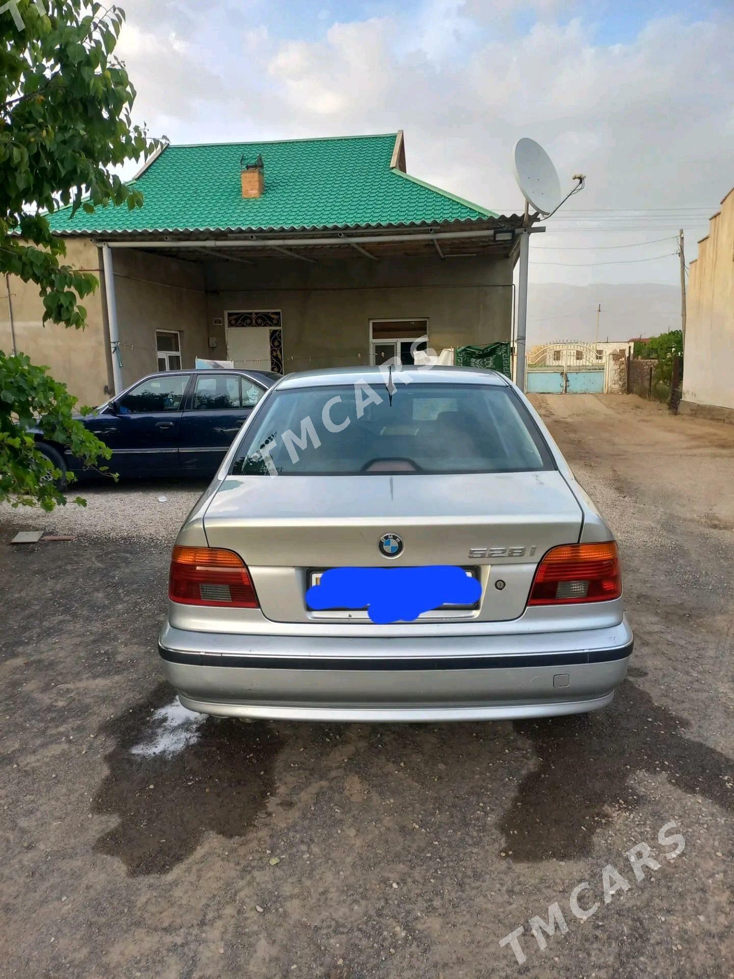 BMW E39 1997 - 90 000 TMT - Джебел - img 1