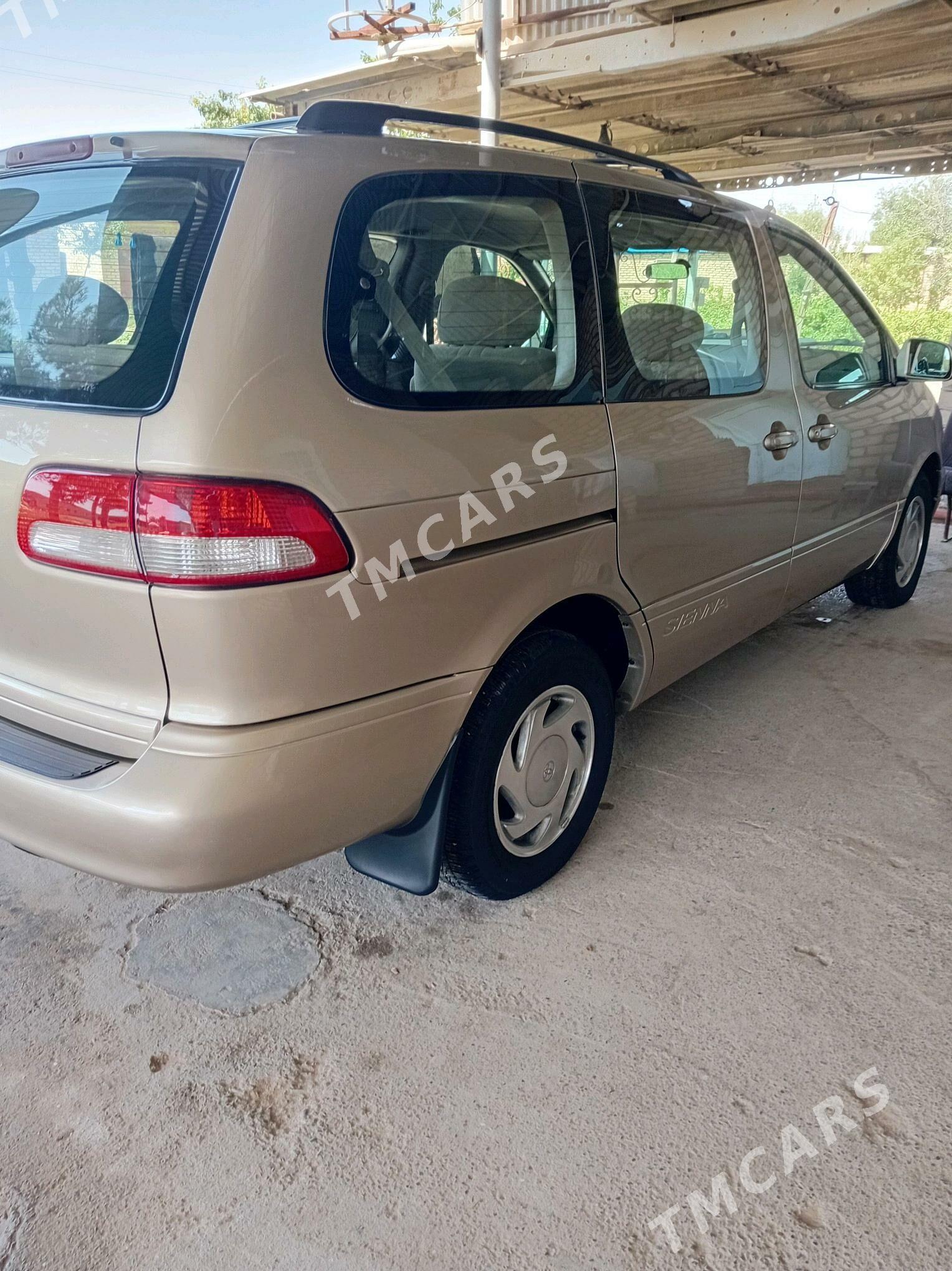 Toyota Sienna 2002 - 165 000 TMT - Мары - img 3