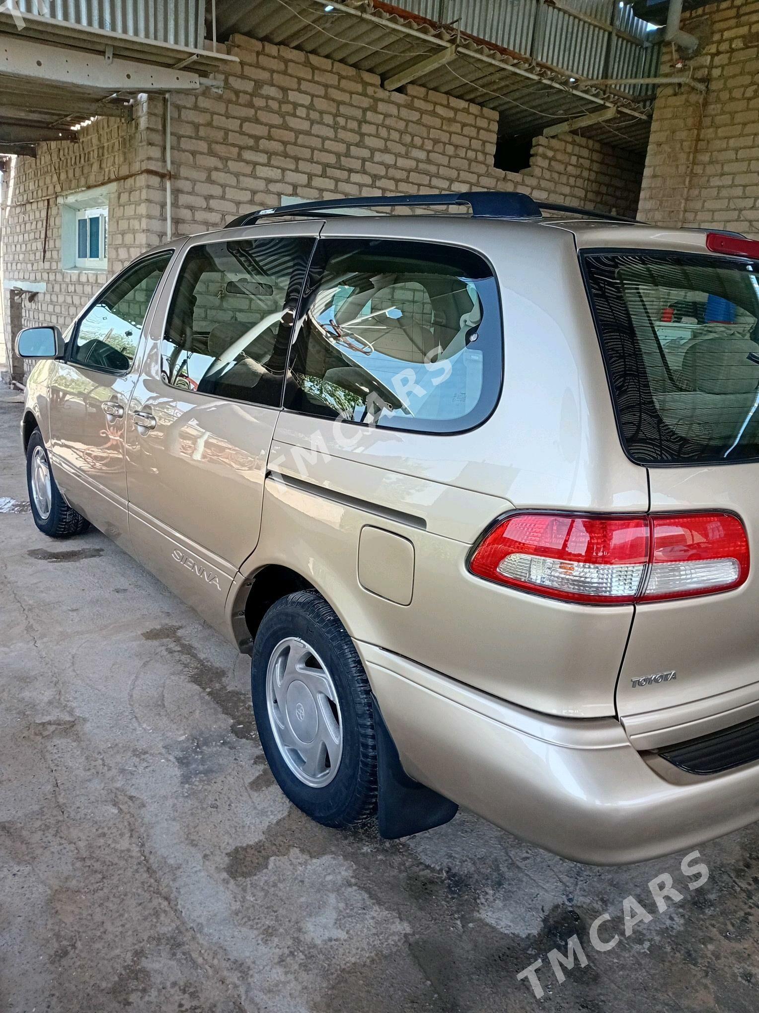 Toyota Sienna 2002 - 165 000 TMT - Мары - img 2