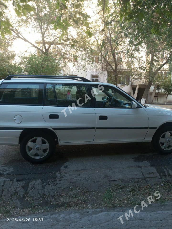 Opel Astra 1993 - 45 000 TMT - Дашогуз - img 4