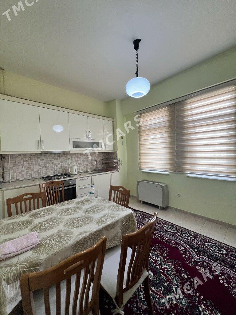 TASLAMA, 3-KOMNAT.POLUELIT - Кëши - img 10