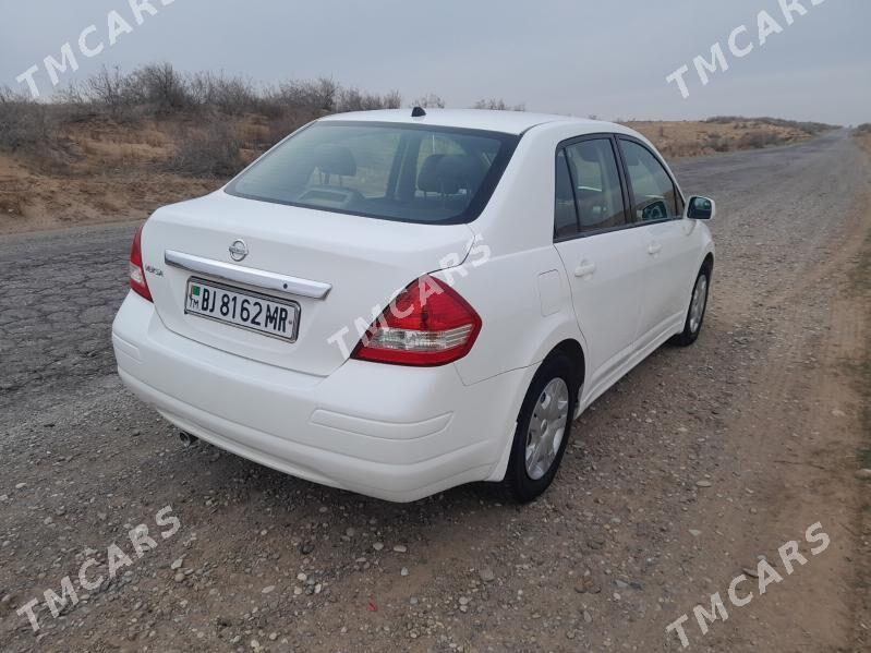 Nissan Versa 2010 - 110 000 TMT - Тагтабазар - img 3