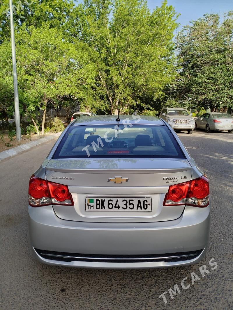 Chevrolet Cruze 2012 - 135 000 TMT - 30 мкр - img 3