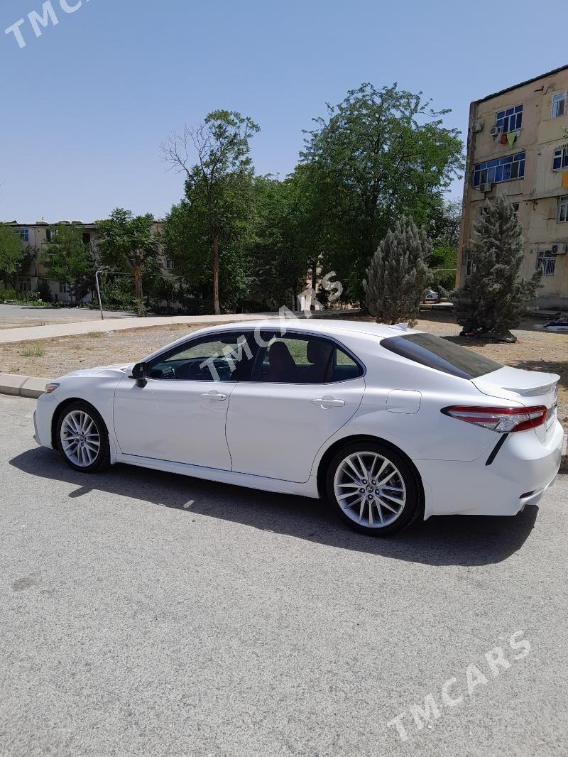 Toyota Camry 2018 - 280 000 TMT - 9 мкр - img 3