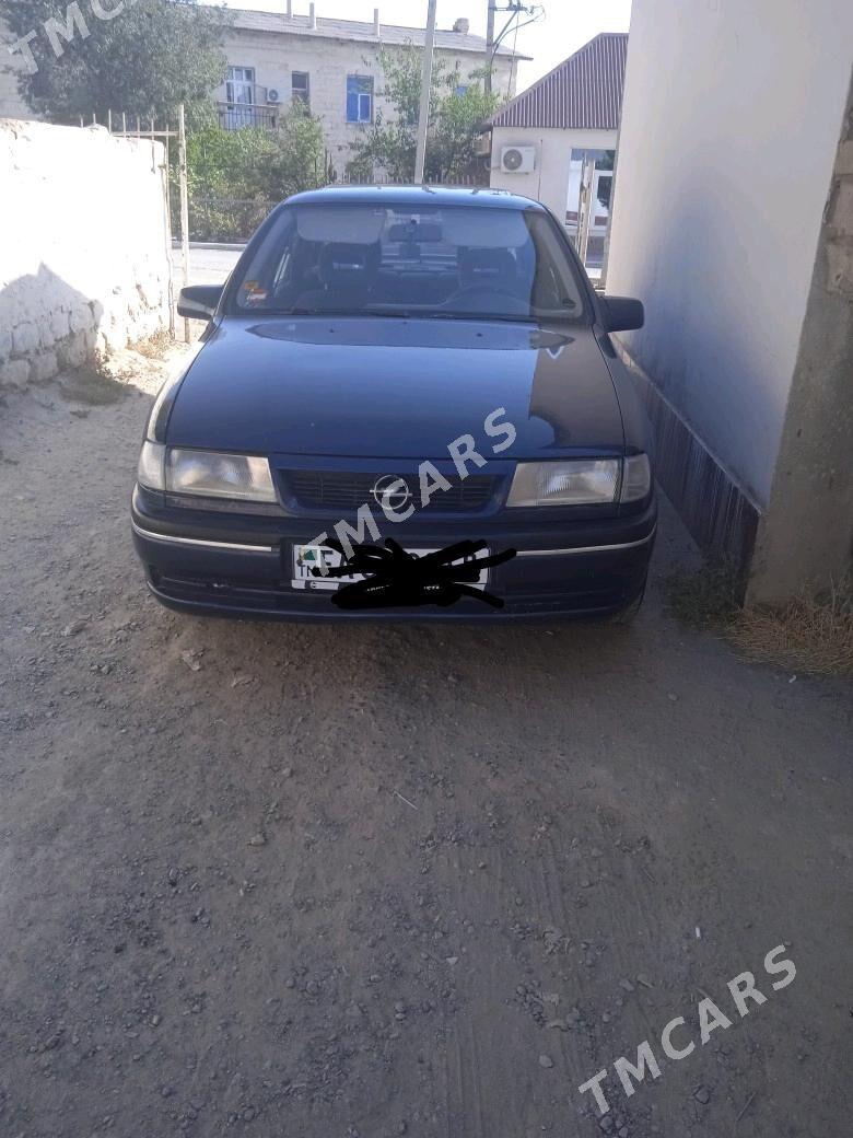 Opel Vectra 1993 - 32 000 TMT - Магданлы - img 4