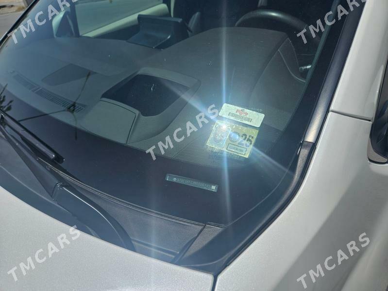 Toyota Sienna 2021 - 740 000 TMT - Бузмеин - img 3