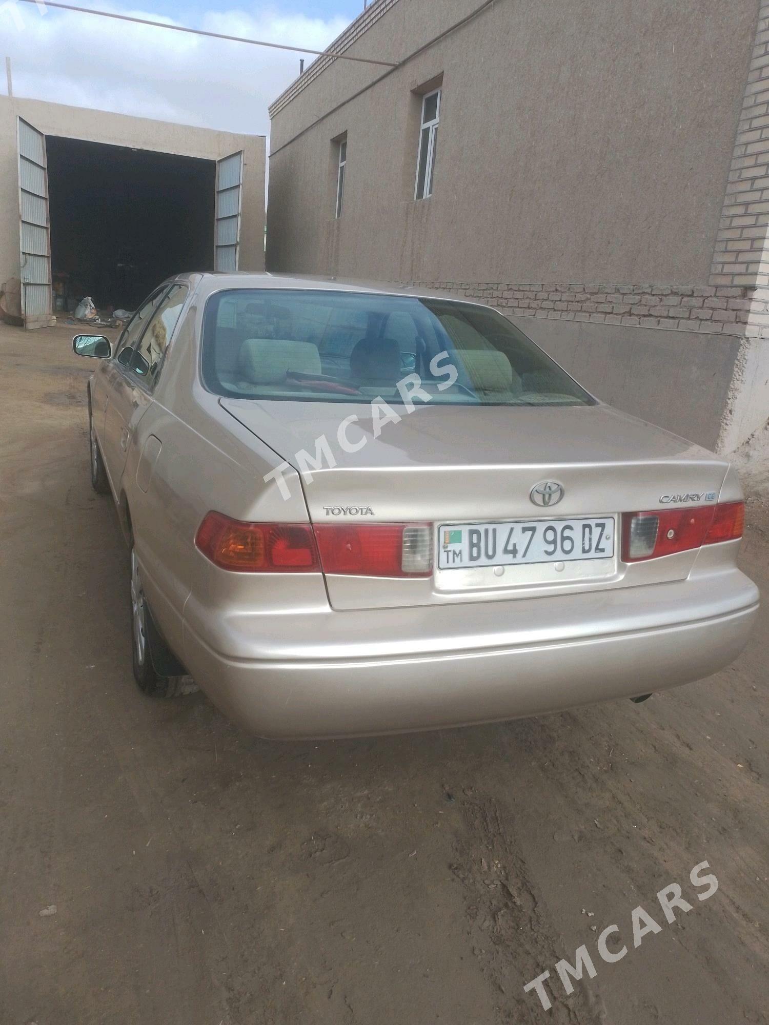 Toyota Camry 2000 - 130 000 TMT - Гурбансолтан Едже - img 6