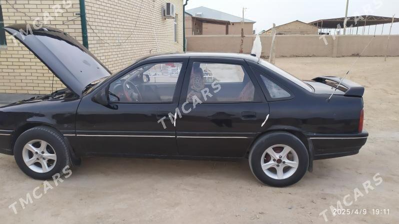 Opel Vectra 1992 - 25 000 TMT - Darganata - img 3