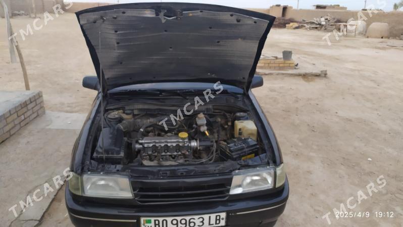 Opel Vectra 1992 - 25 000 TMT - Darganata - img 2