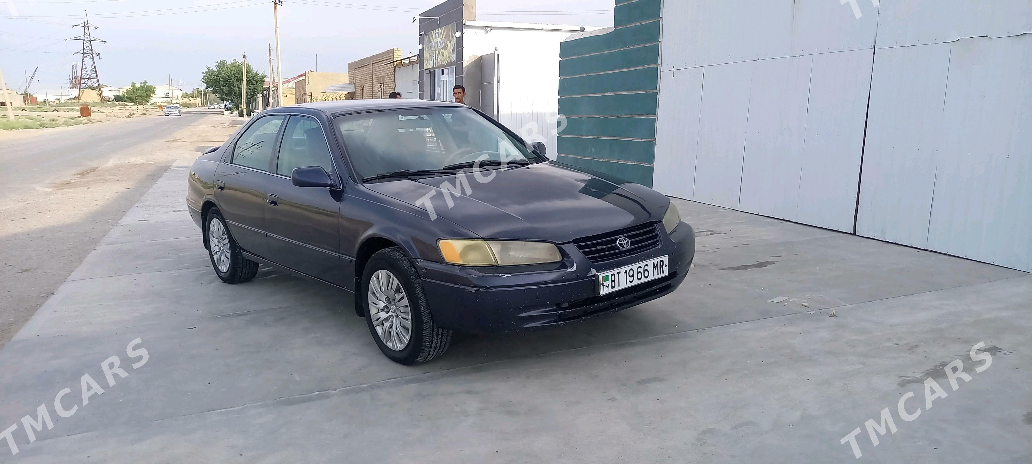 Toyota Camry 1998 - 105 000 TMT - Ёлётен - img 1