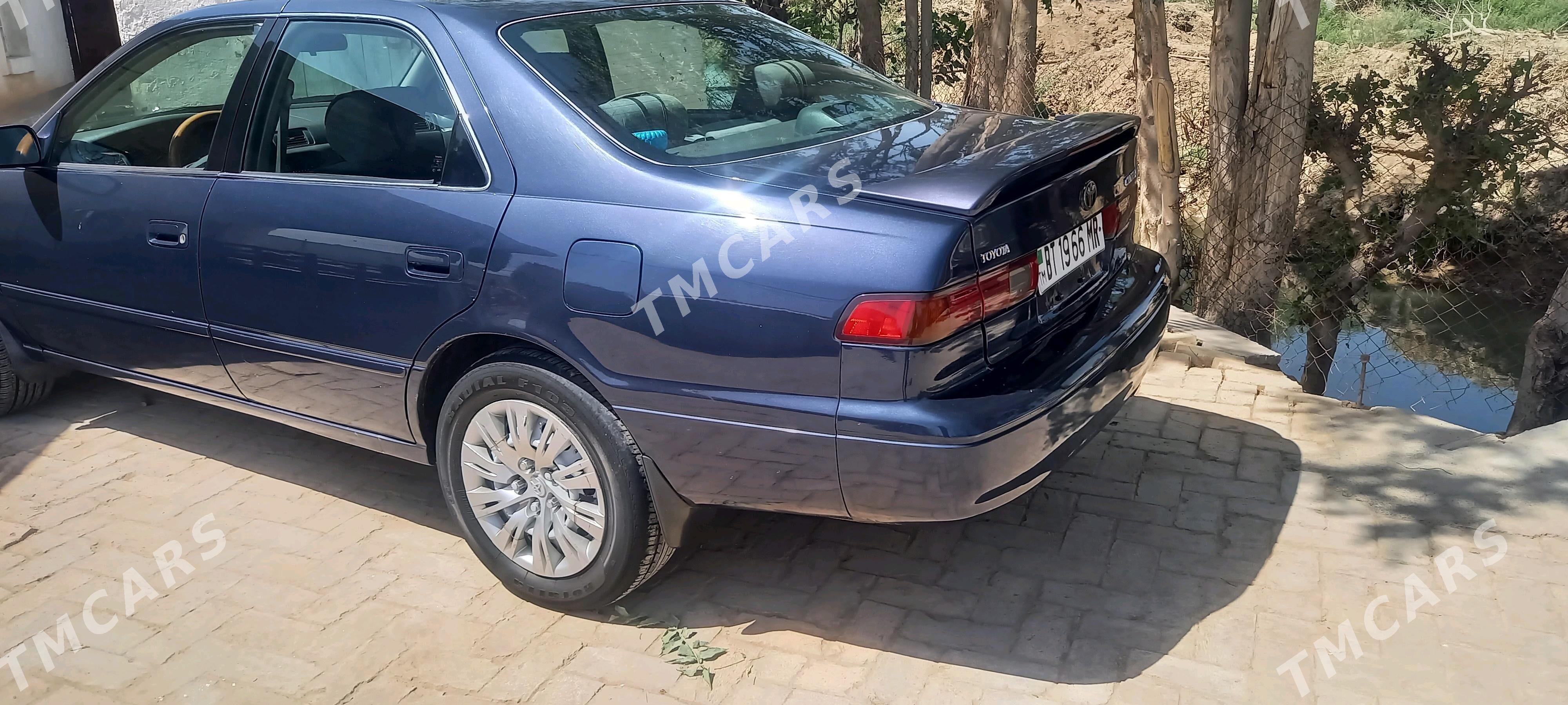 Toyota Camry 1998 - 105 000 TMT - Ёлётен - img 2