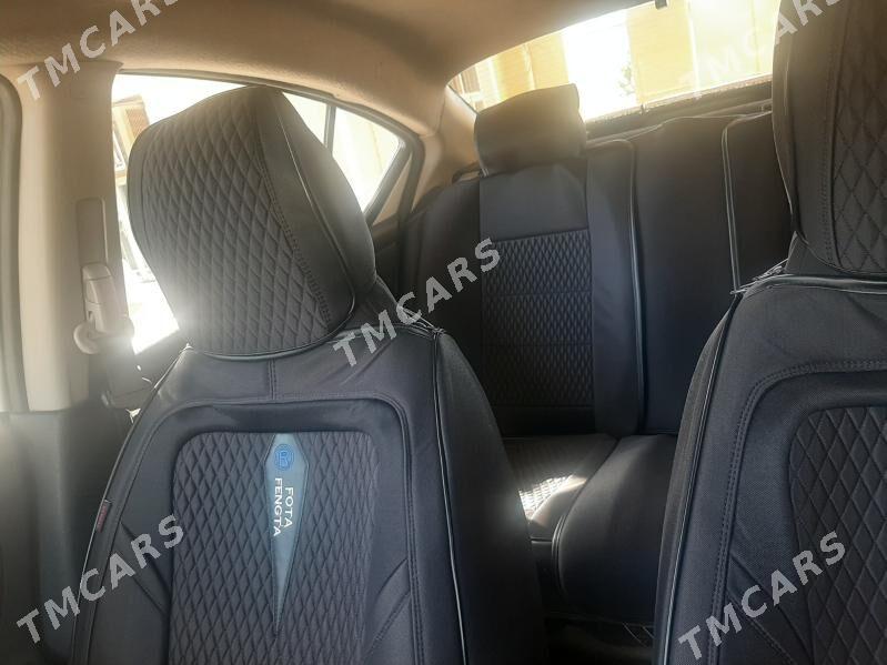 Nissan Versa 2013 - 115 000 TMT - Büzmeýin - img 3