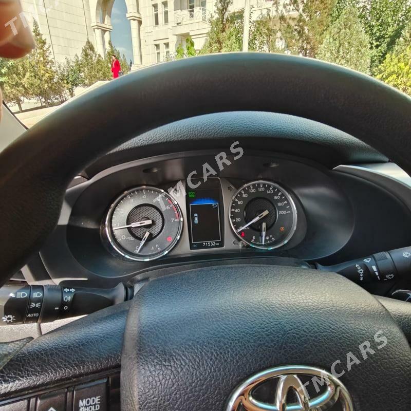 Toyota Hilux 2021 - 520 000 TMT - Ашхабад - img 4