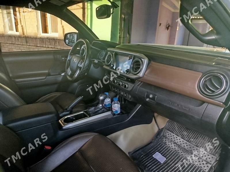 Toyota Tacoma 2018 - 440 000 TMT - Туркменабат - img 2