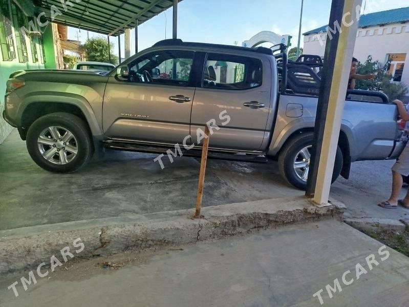 Toyota Tacoma 2018 - 440 000 TMT - Туркменабат - img 7
