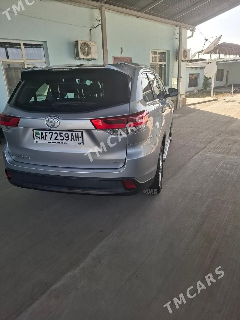 Toyota Highlander 2019 - 380 000 TMT - Теджен - img 3