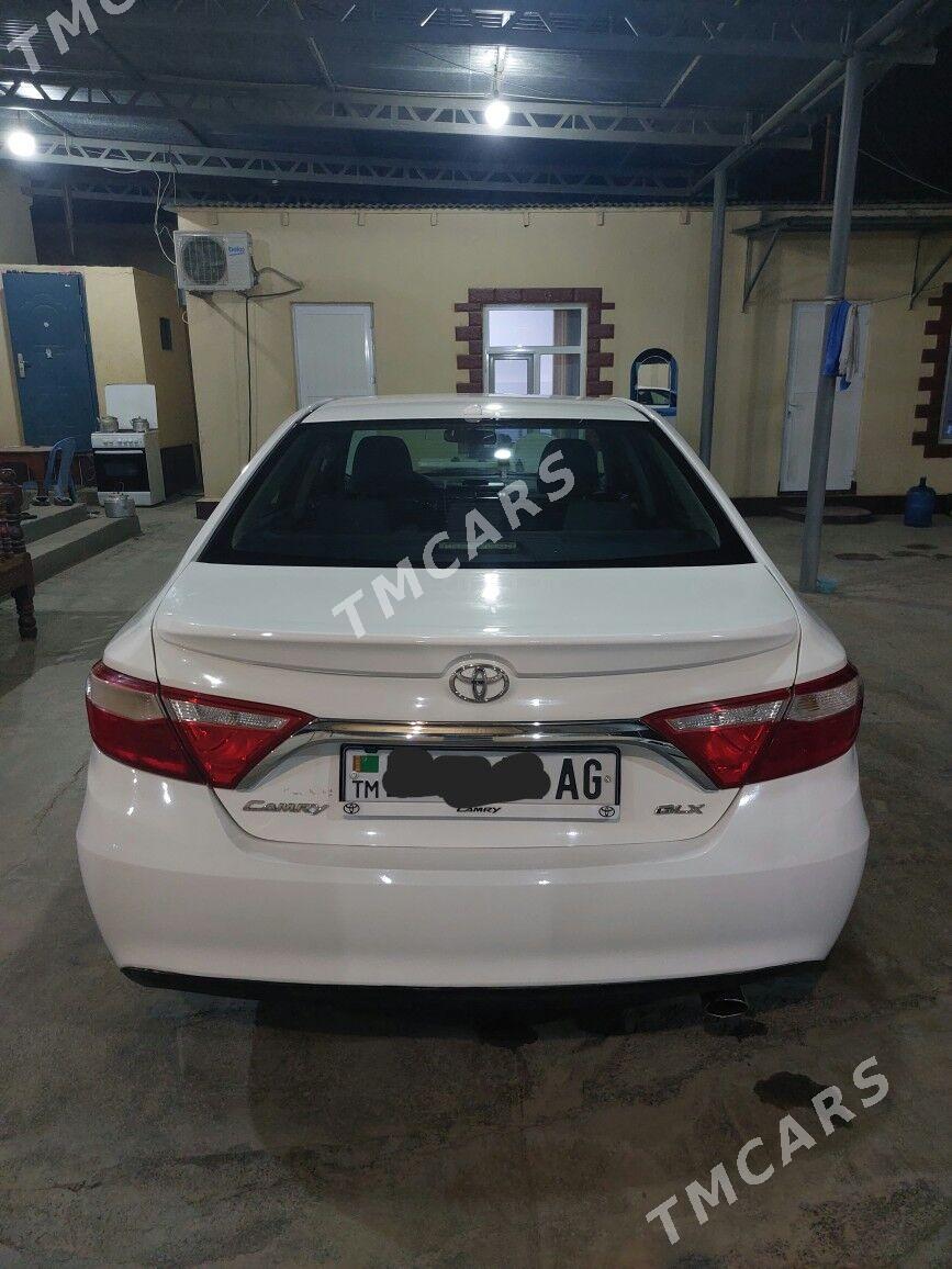 Toyota Camry 2016 - 210 000 TMT - Бузмеин - img 5