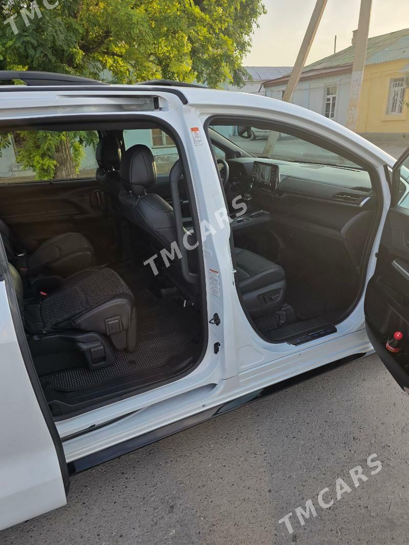 Toyota Sienna 2023 - 629 000 TMT - Aşgabat - img 2