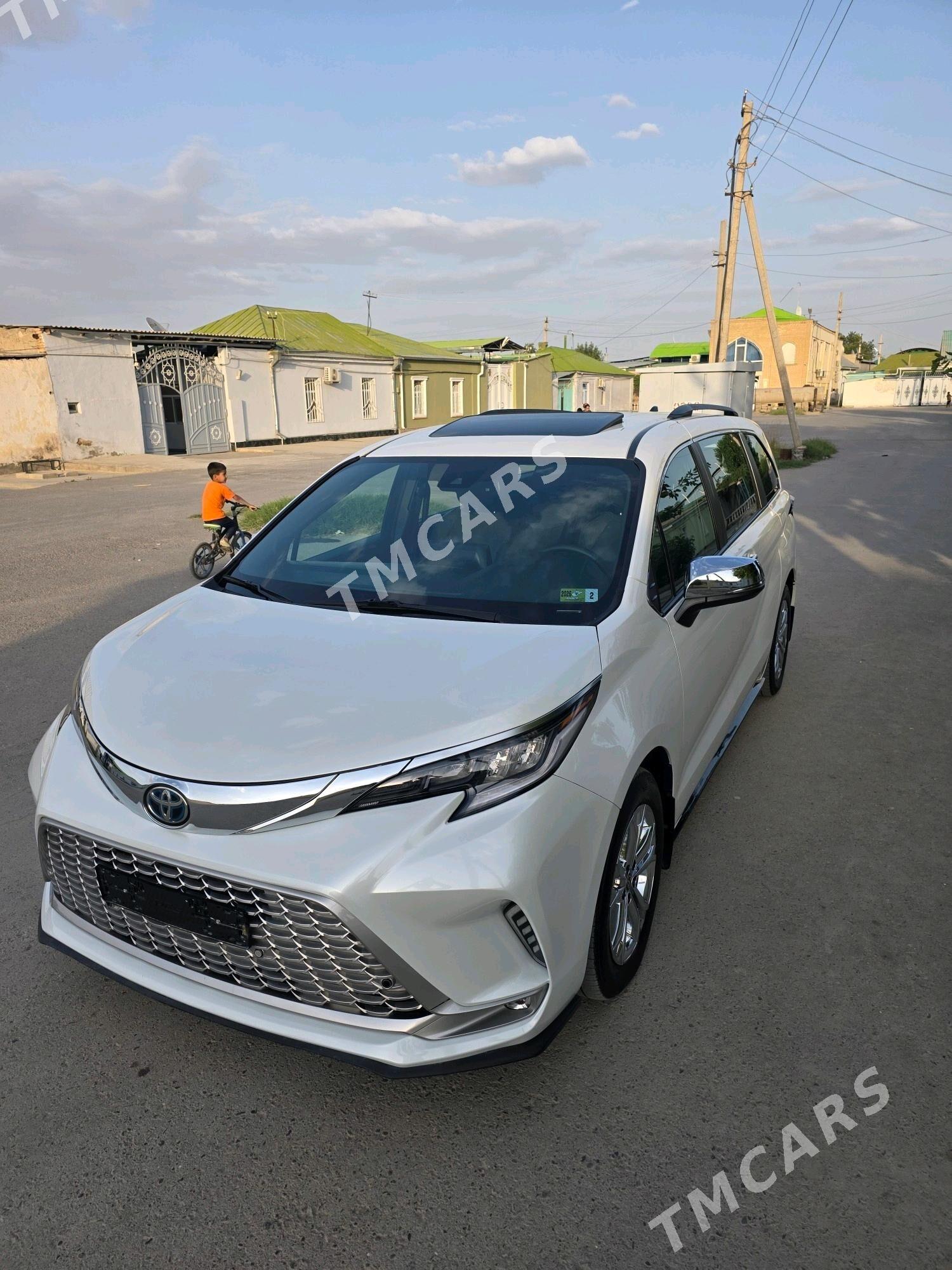 Toyota Sienna 2023 - 629 000 TMT - Aşgabat - img 4