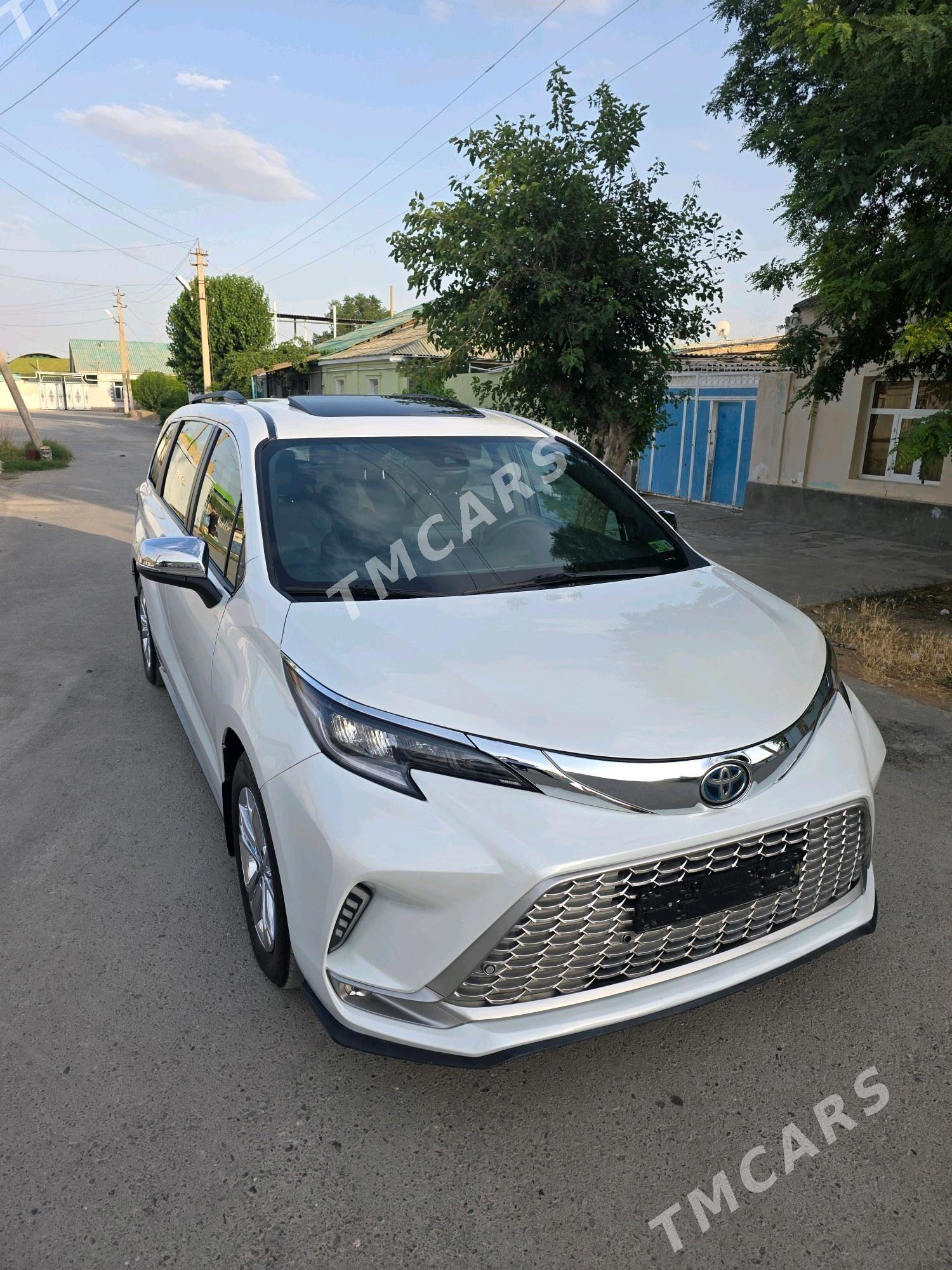 Toyota Sienna 2023 - 629 000 TMT - Aşgabat - img 3