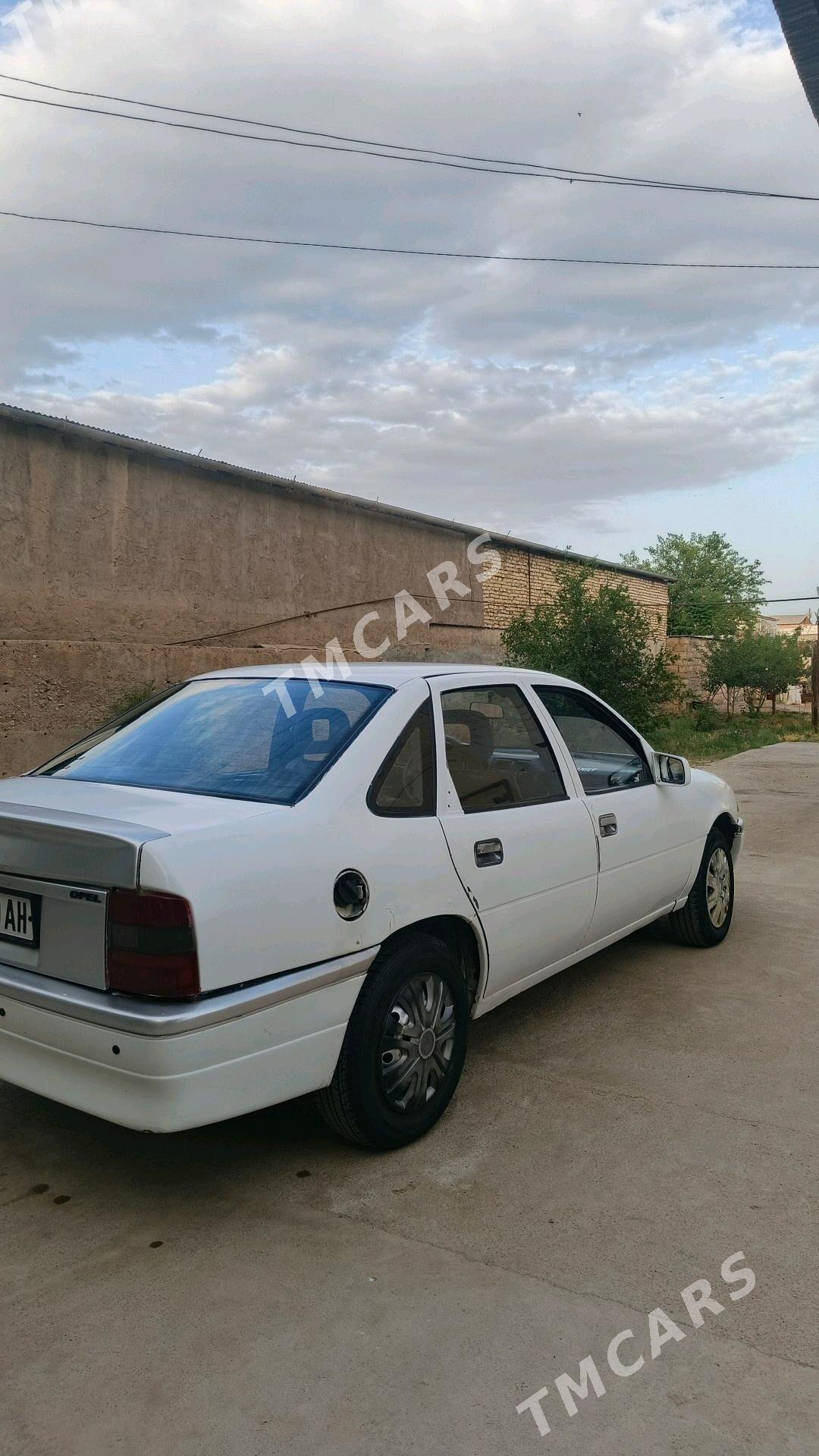 Opel Vectra 1991 - 20 000 TMT - Ýaşlyk - img 5