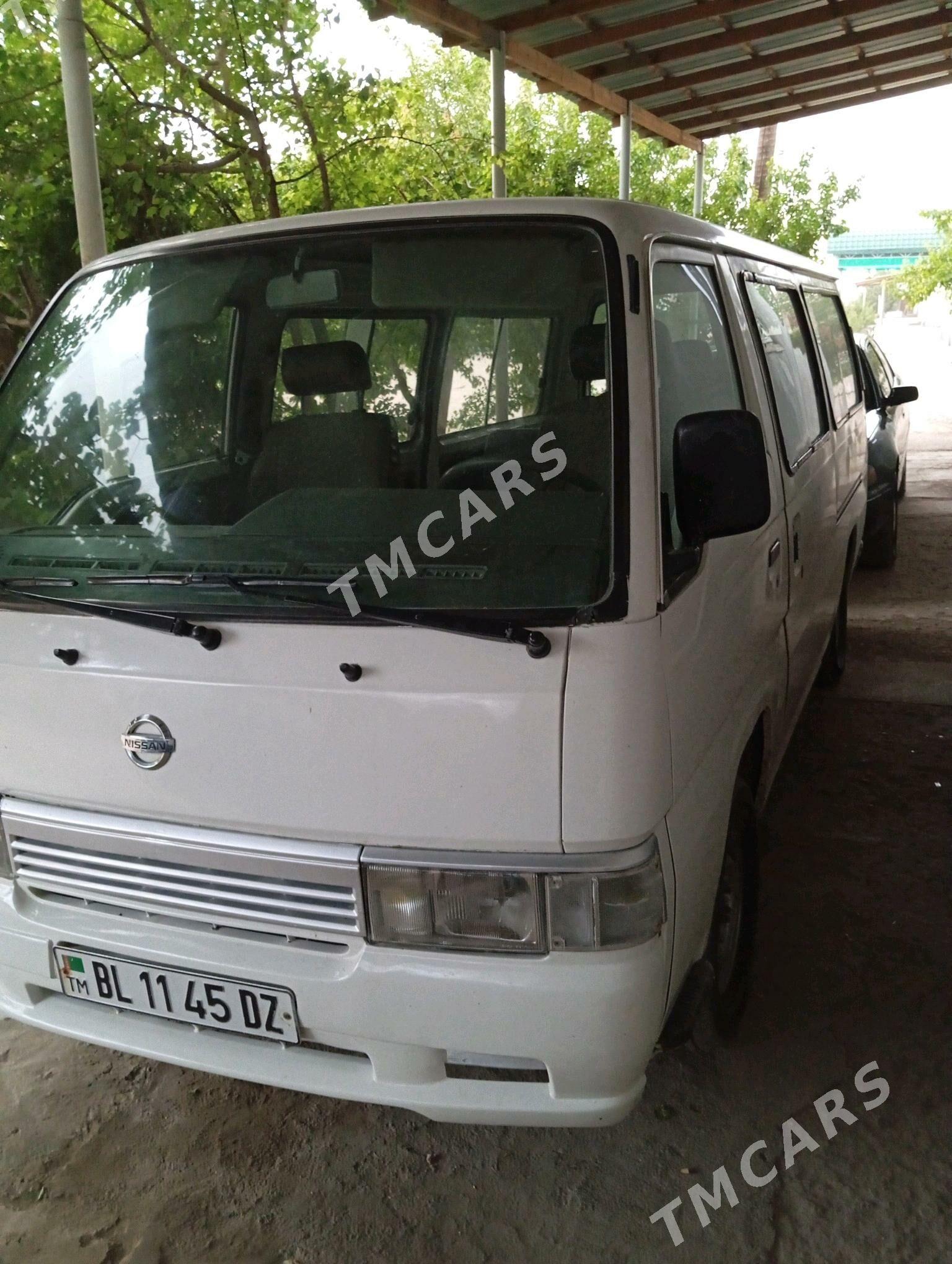 Nissan Urvan 1998 - 35 000 TMT - Gubadag - img 3
