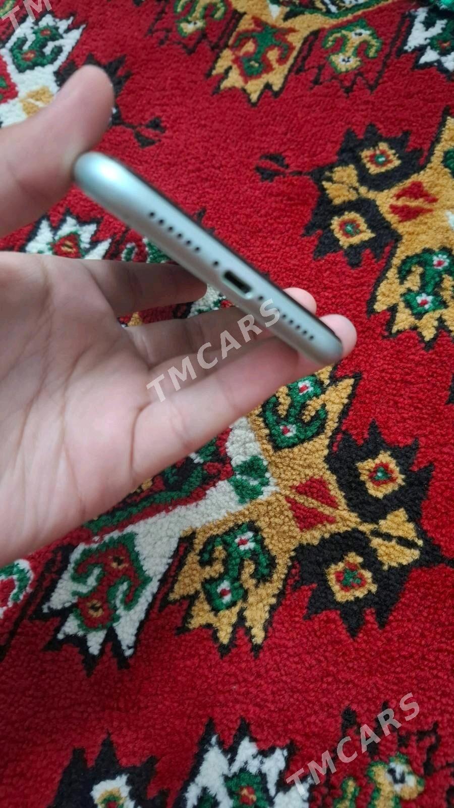 iPhone 11 özi - Mary - img 2