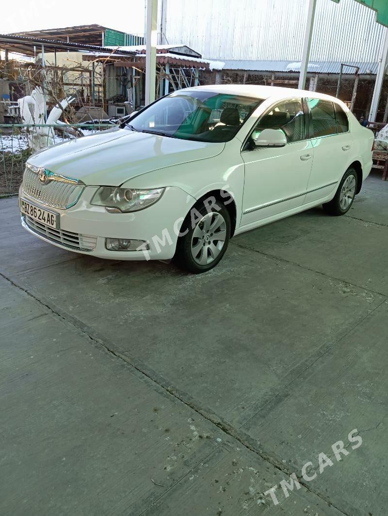 Skoda Superb​ 2010 - 110 000 TMT - Garadamak Şor - img 5
