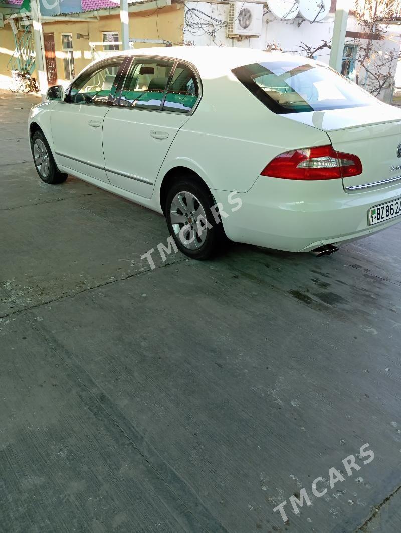 Skoda Superb​ 2010 - 110 000 TMT - Garadamak Şor - img 3