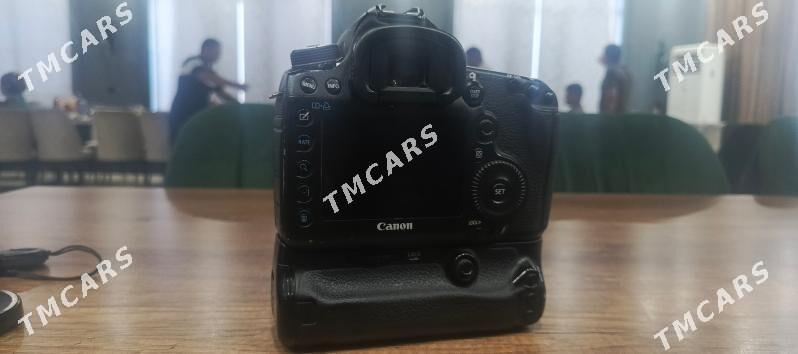 CANON MARK 3 - Mary - img 1