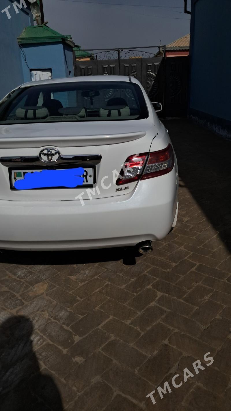 Toyota Camry 2010 - 150 000 TMT - Baýramaly - img 2