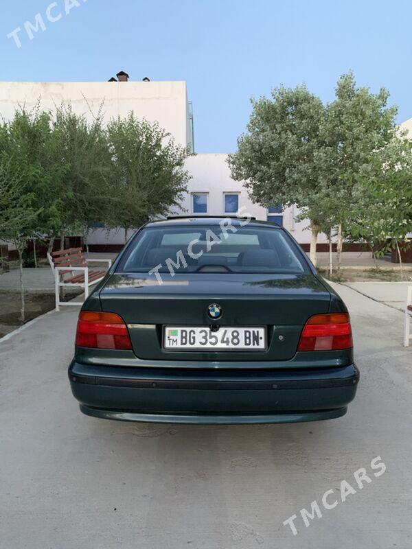 BMW E39 1999 - 105 000 TMT - Гумдаг - img 3