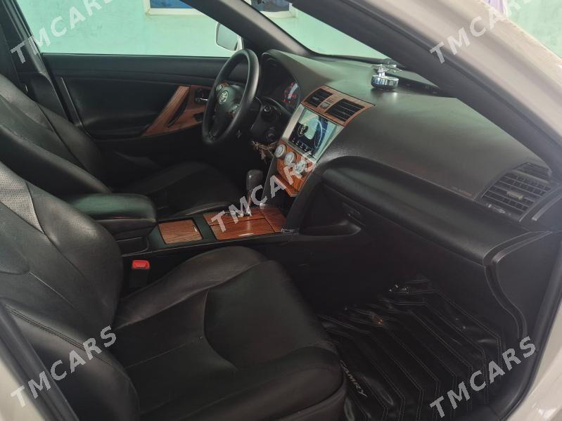 Toyota Camry 2011 - 215 000 TMT - Бузмеин - img 4