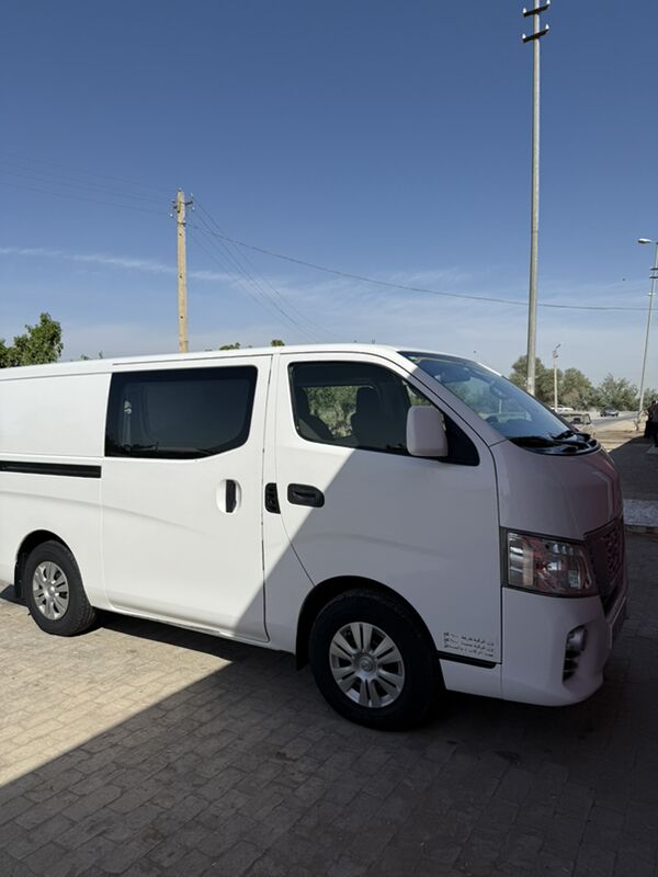 Nissan Urvan 2018 - 265 000 TMT - Мары - img 3