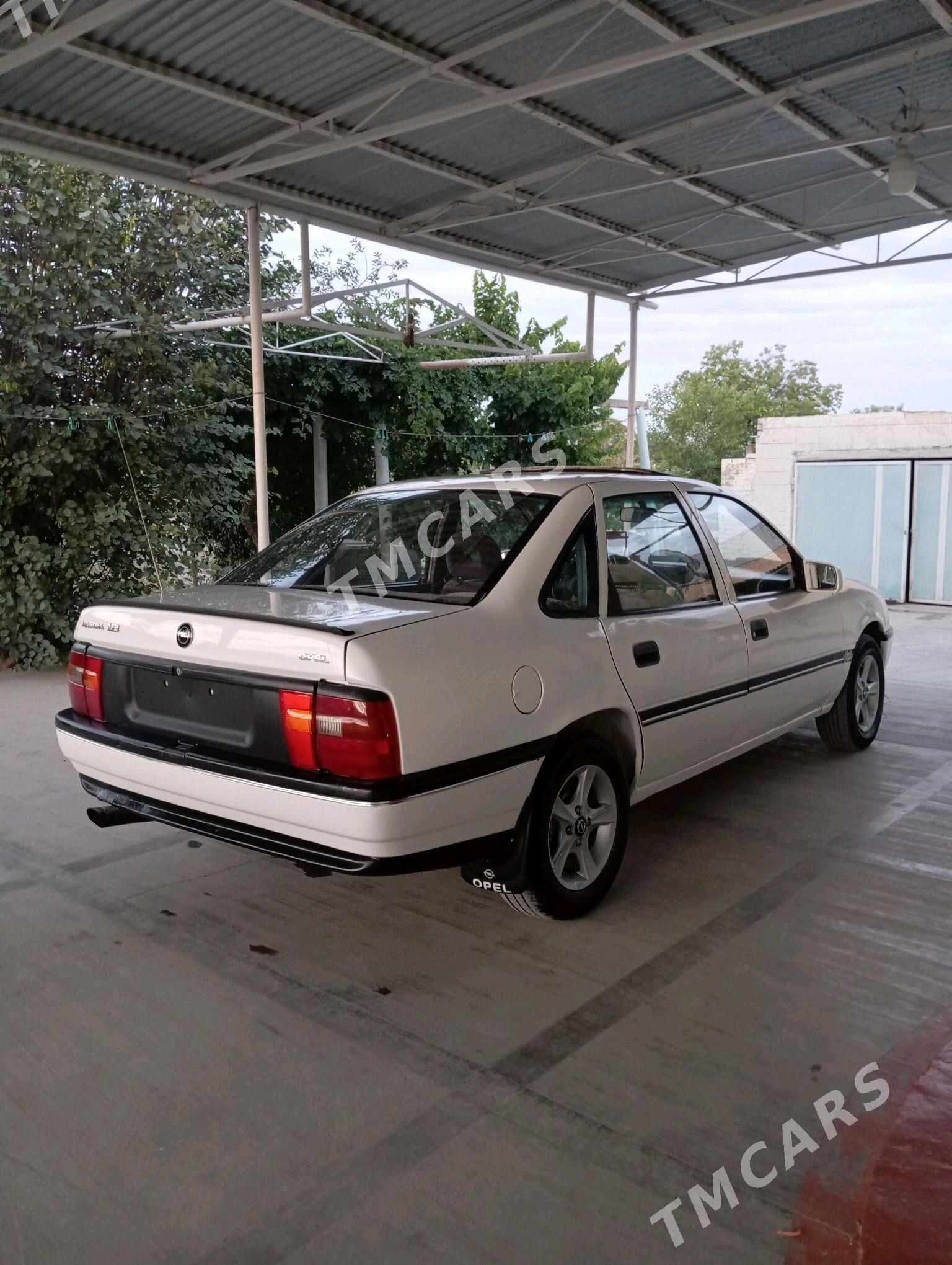 Opel Vectra 1992 - 32 000 TMT - Bäherden - img 2