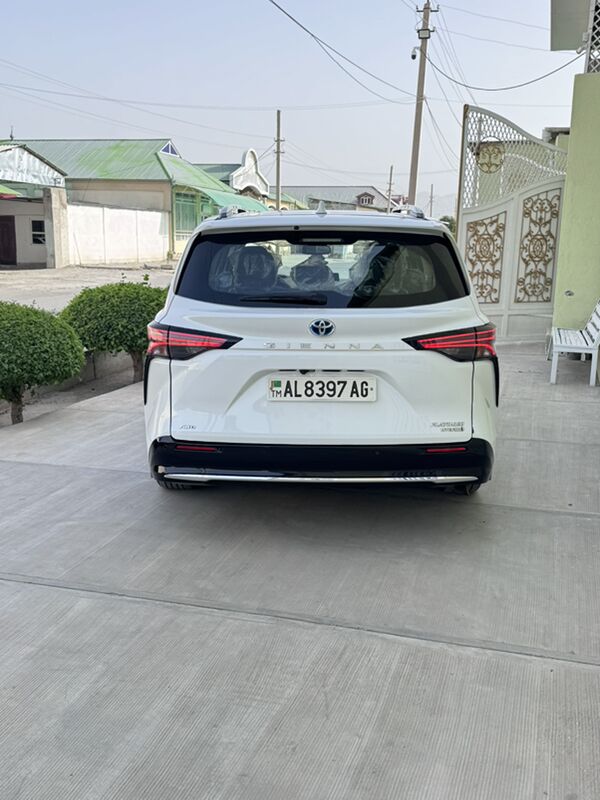 Toyota Sienna 2022 - 690 000 TMT - Ашхабад - img 8