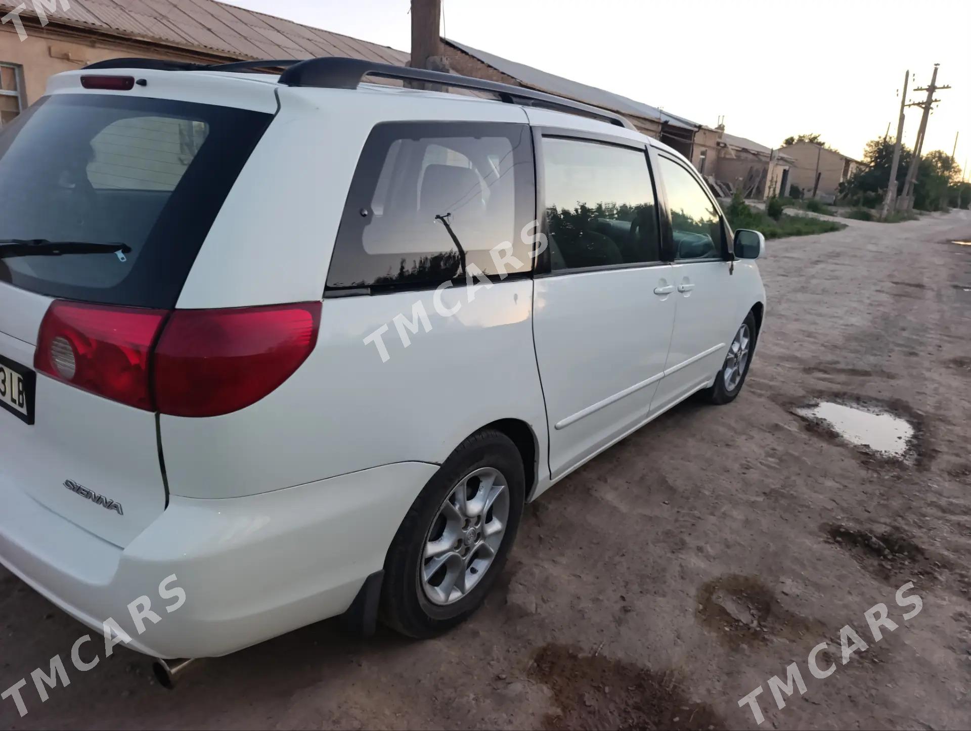 Toyota Sienna 2006 - 160 000 TMT - Халач - img 2