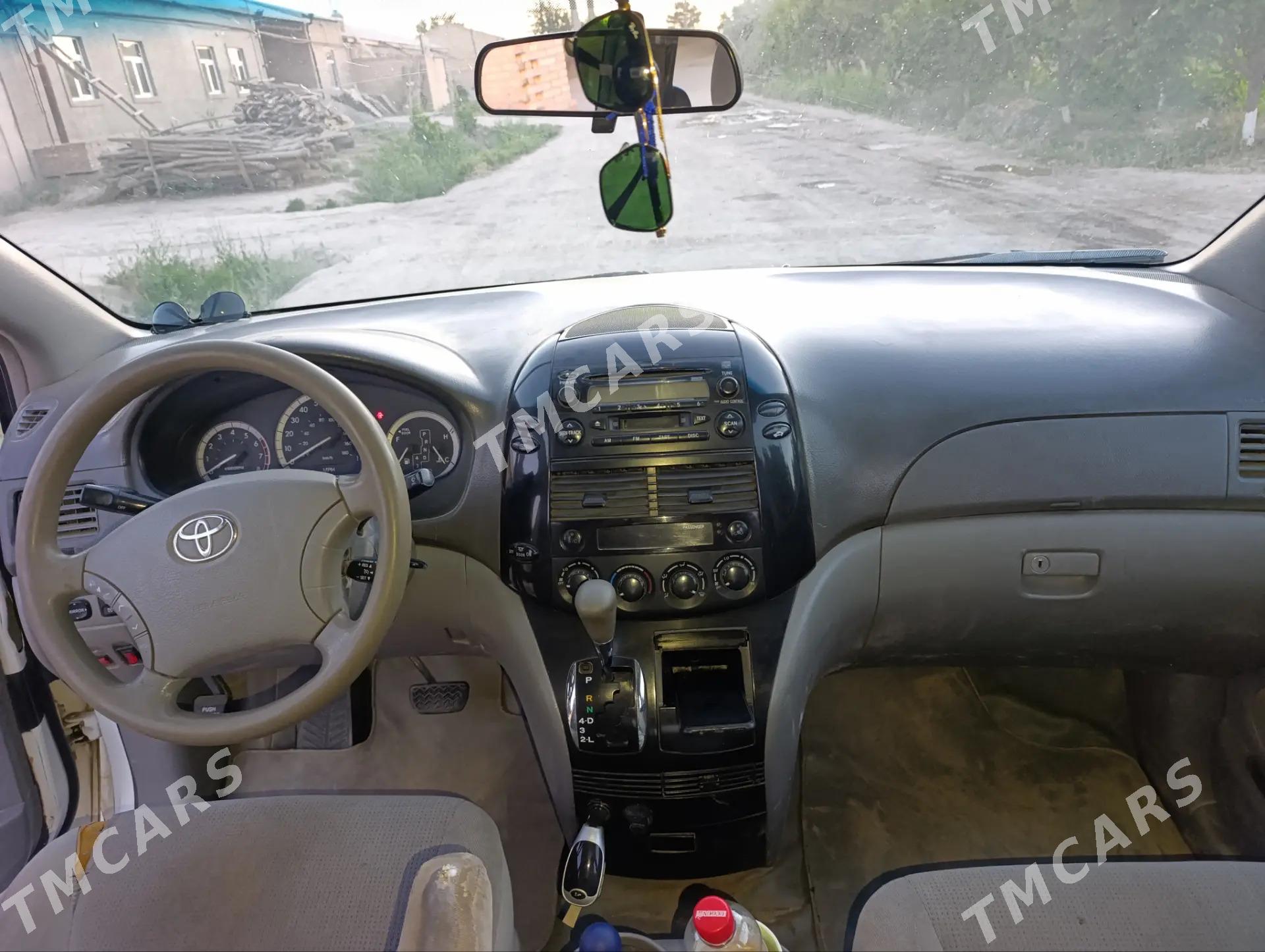 Toyota Sienna 2006 - 160 000 TMT - Халач - img 4