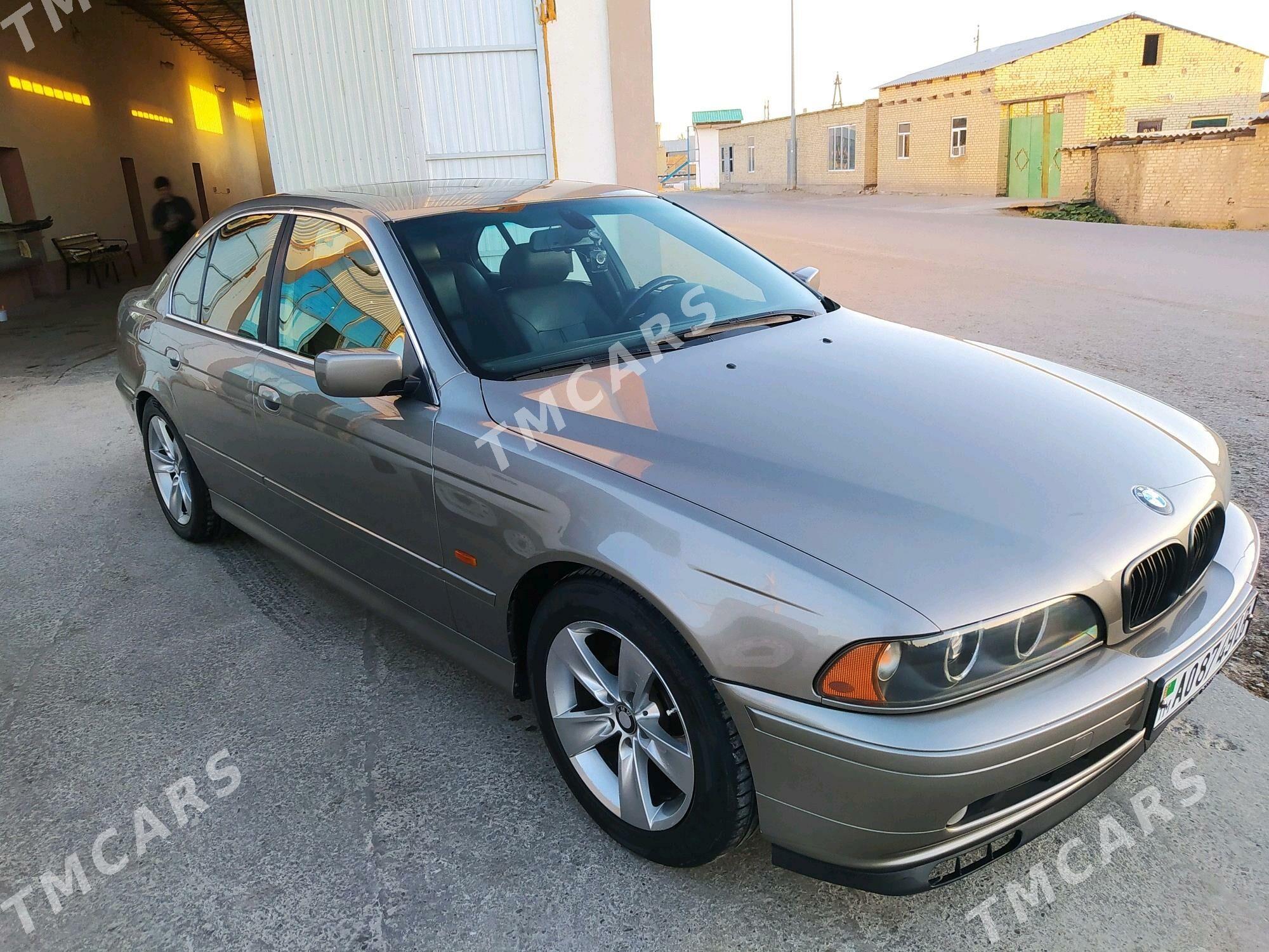 BMW E39 2003 - 155 000 TMT - Dänew - img 3