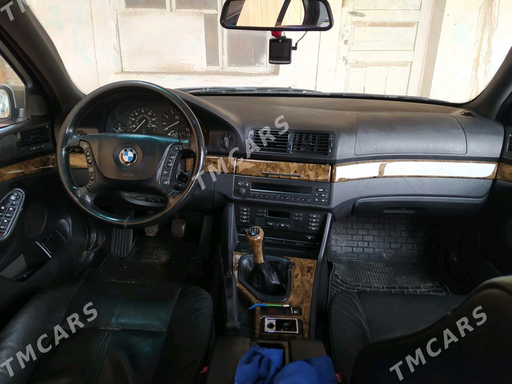 BMW E39 2003 - 155 000 TMT - Dänew - img 7