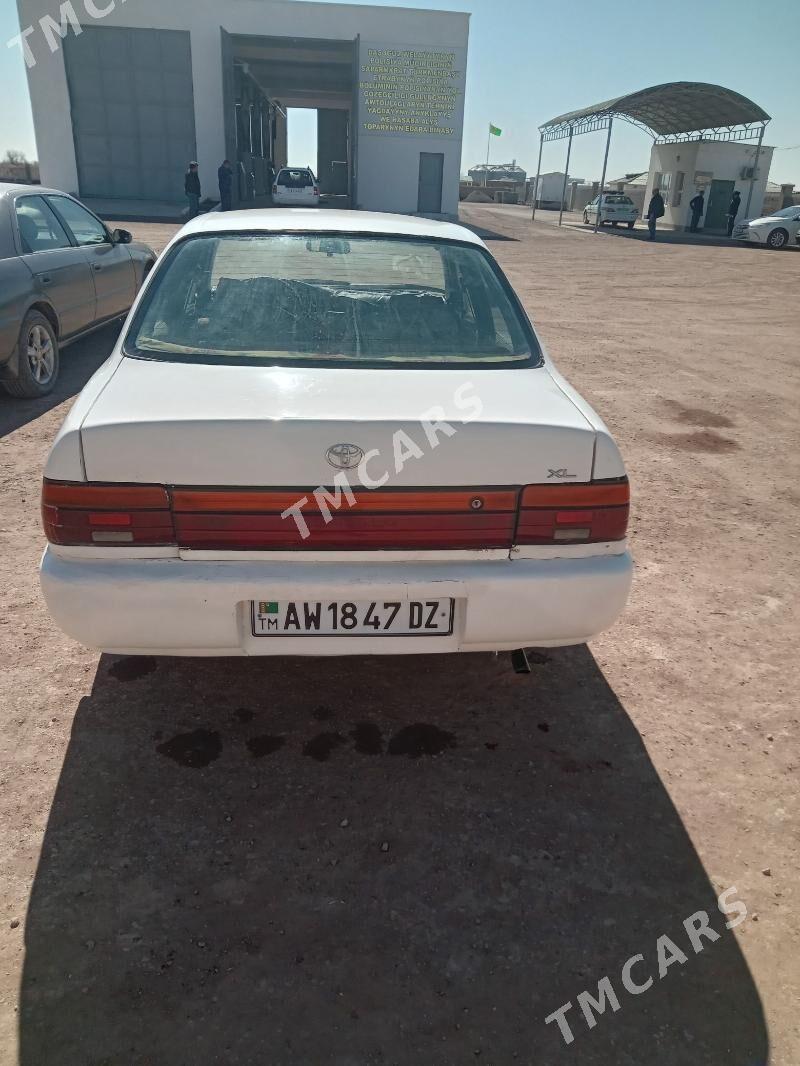 Toyota Corolla 1995 - 67 000 TMT - Türkmenbaşy etr. - img 2