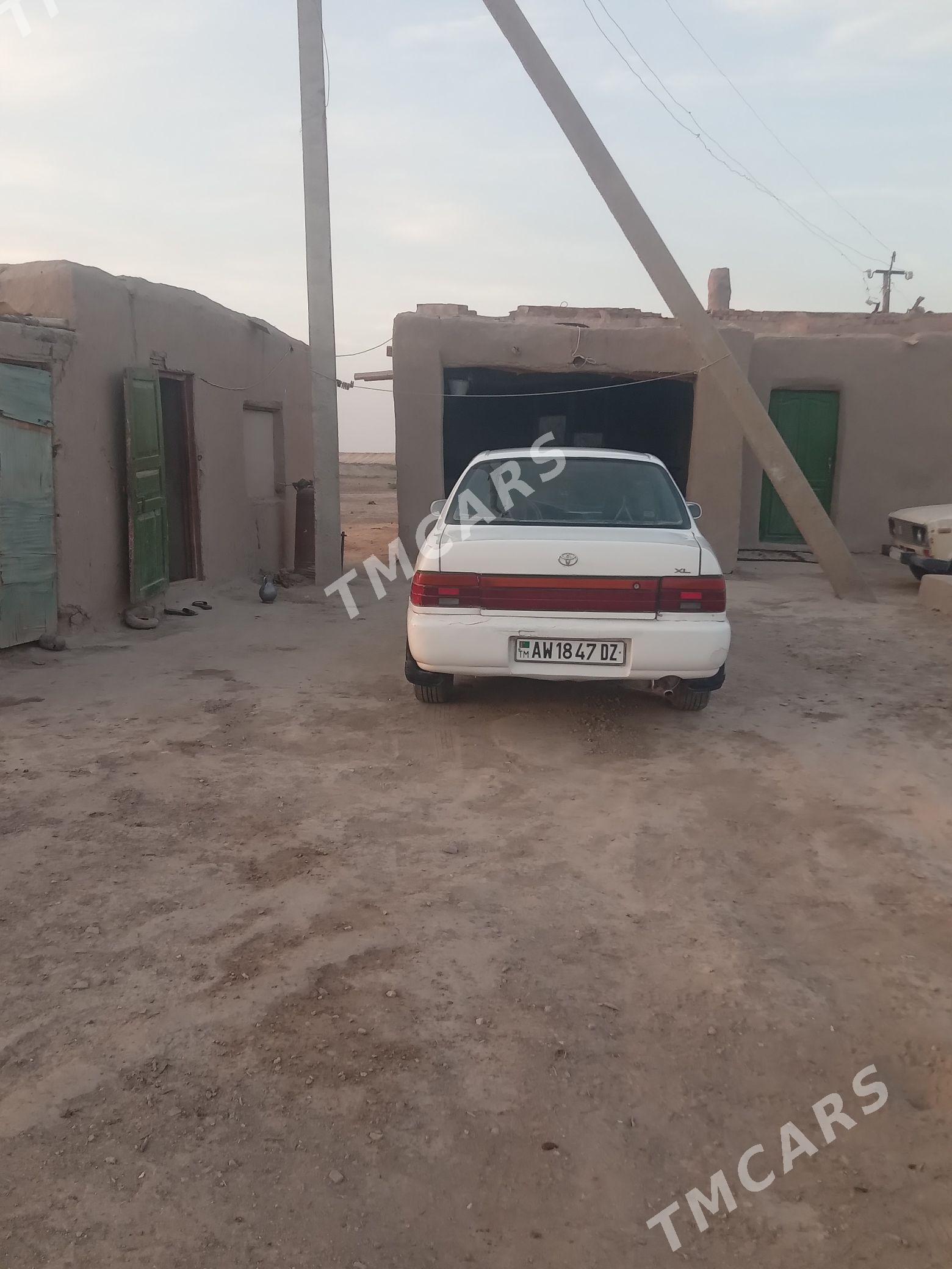 Toyota Corolla 1995 - 67 000 TMT - Türkmenbaşy etr. - img 3