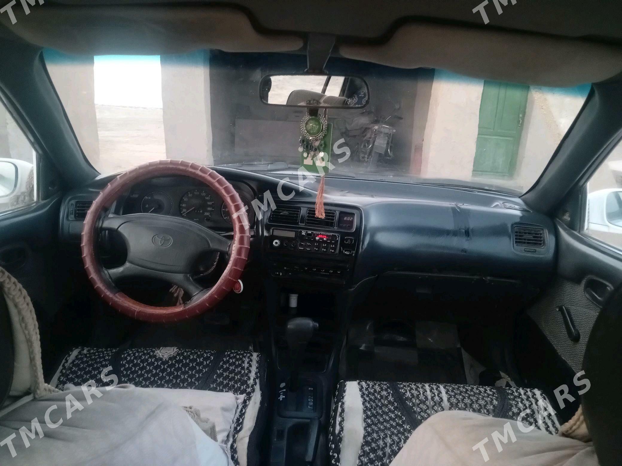 Toyota Corolla 1995 - 67 000 TMT - Türkmenbaşy etr. - img 4