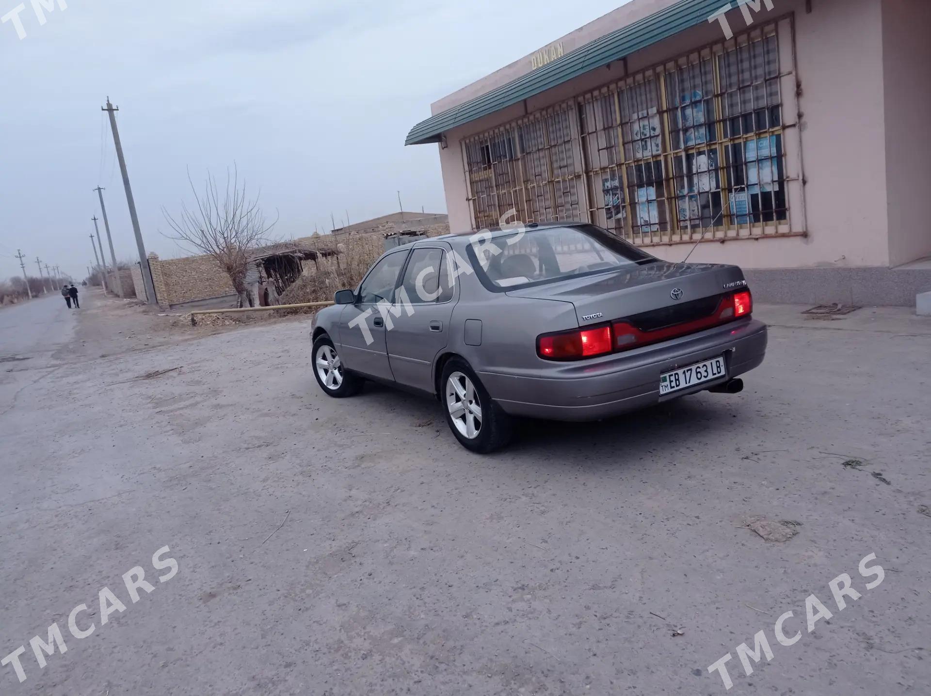 Toyota Camry 1992 - 80 000 TMT - Фарап - img 3