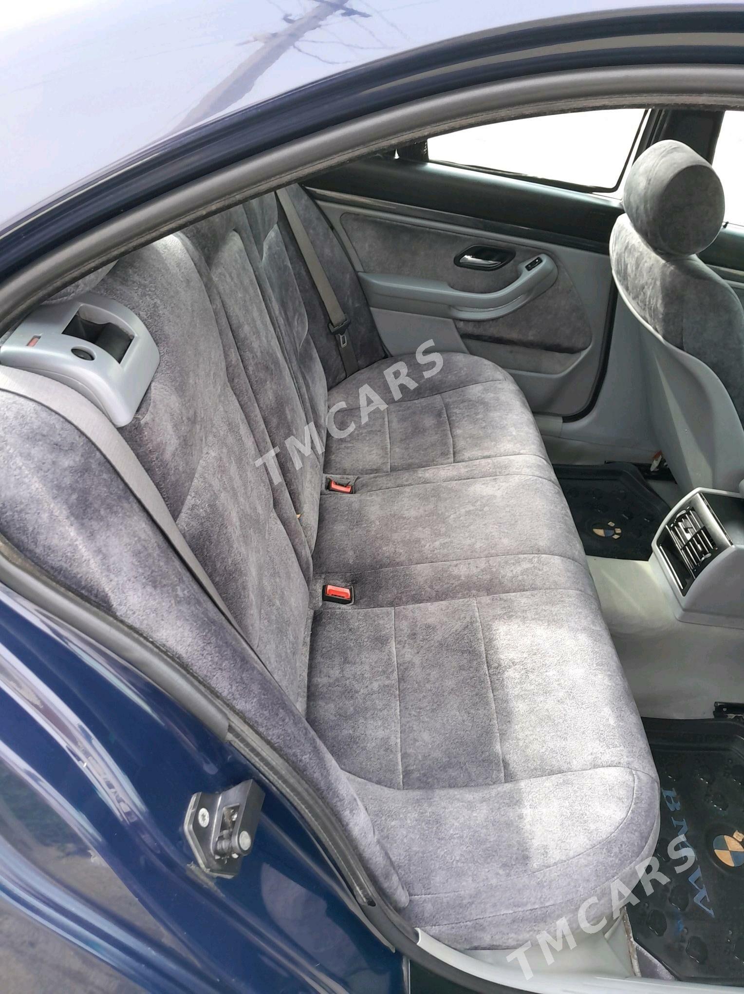 BMW E39 1998 - 82 000 TMT - Türkmenbaşy - img 2